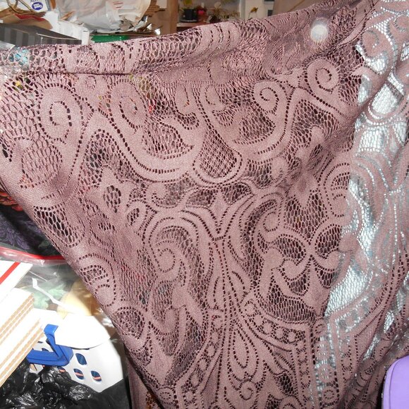 STEVE MADDEN FRINGE OPENWORK WOVEN LACE WINE ONE SIZE FITS ALL COVER SHAWL NWT - Picture 5 of 8